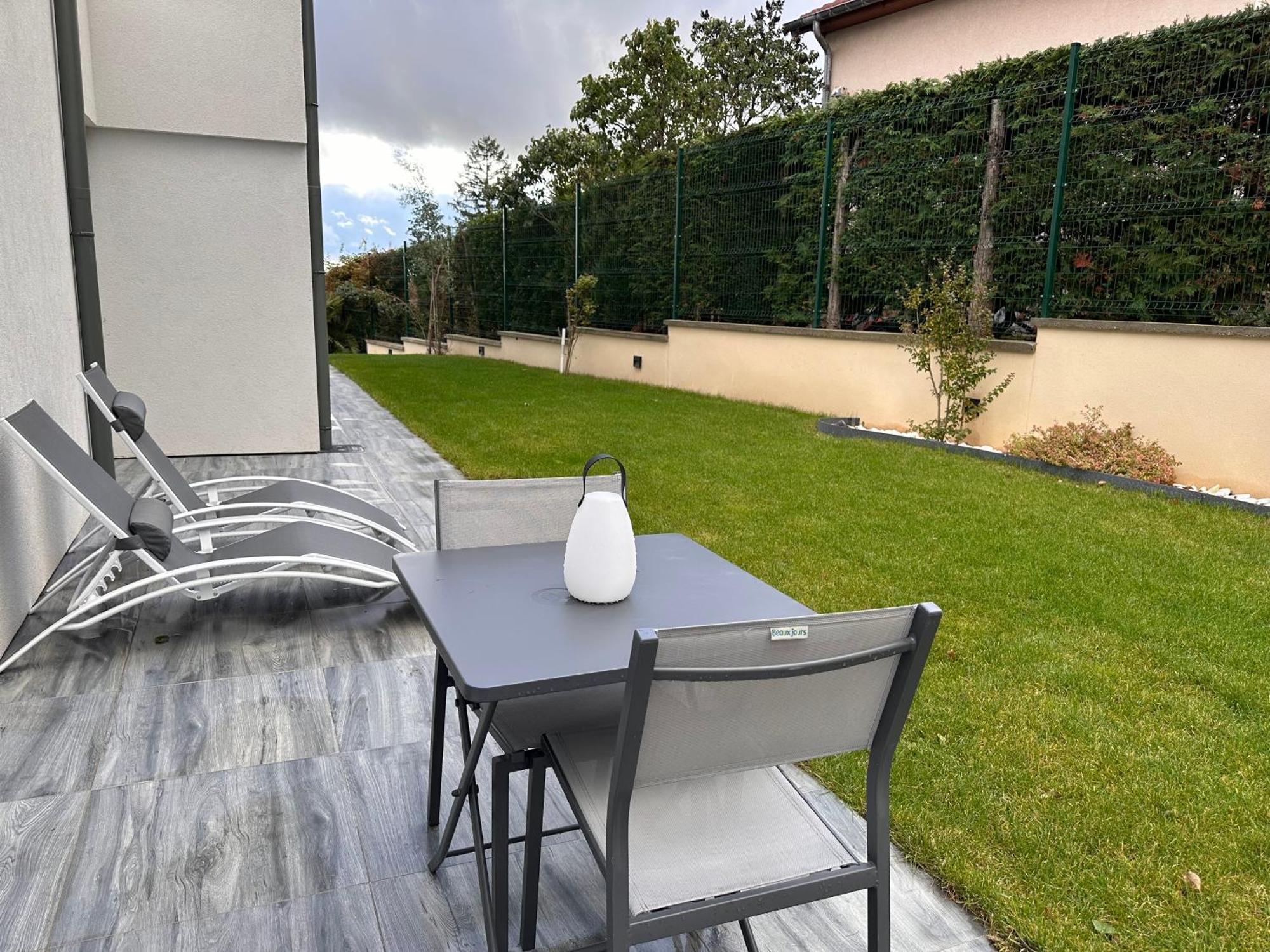 La Villa Perchee Calme, Sauna, Parking Prive Saint-Prix (Val d'Oise) Exterior foto
